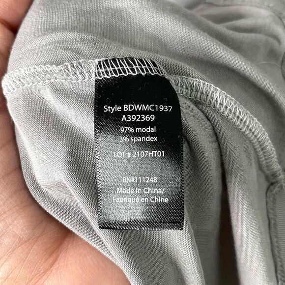 Barefoot Dreams Top Women’s Medium Malibu Gray V-Neck Short Sleeve Tee NWT - Picture 6 of 7